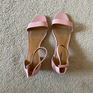 NEW pink heels size 10.5